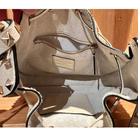 Valentino Rockstud Bucket crossbody bag💋 - Picture 8 of 10